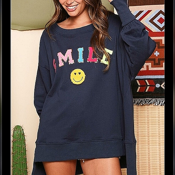 Fantastic Fawn Sweaters - Fantastic Fawn Smiley face sweatshirt